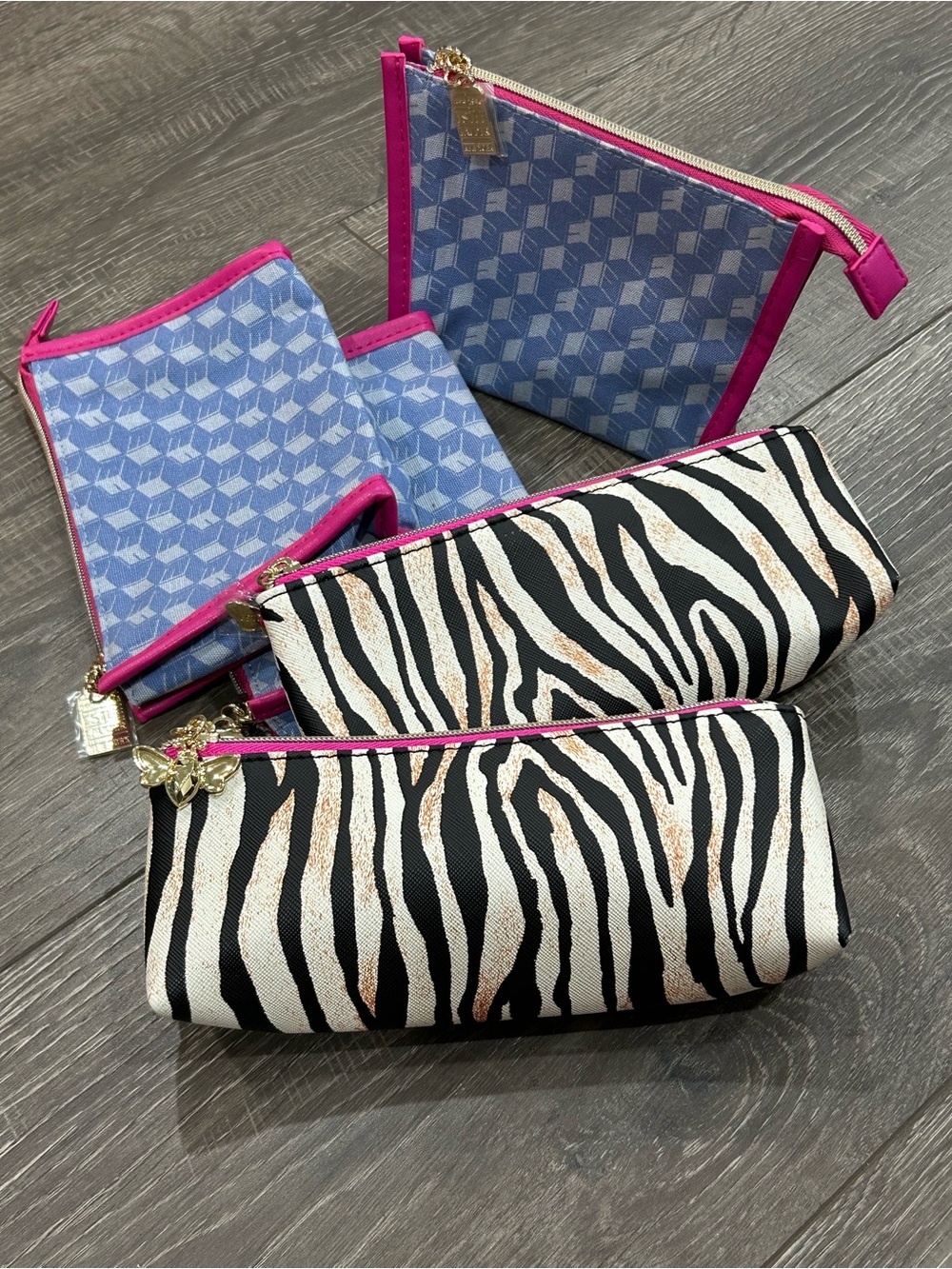 5/$20 Estée Lauder Pouches
